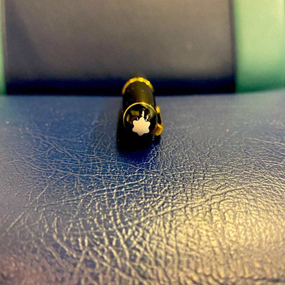 Meisterstück MONTBLANC black and yellow gold.